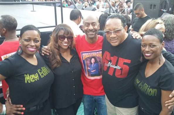 Cruisers snap a photo with Bern Nadette Stanis, Stephen Hill and Dr. Bobby Jones