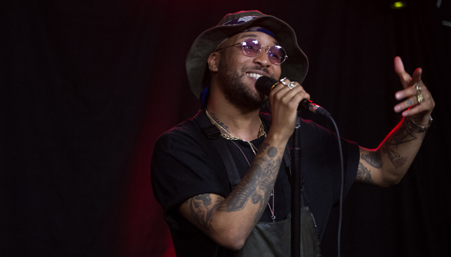 Ro James