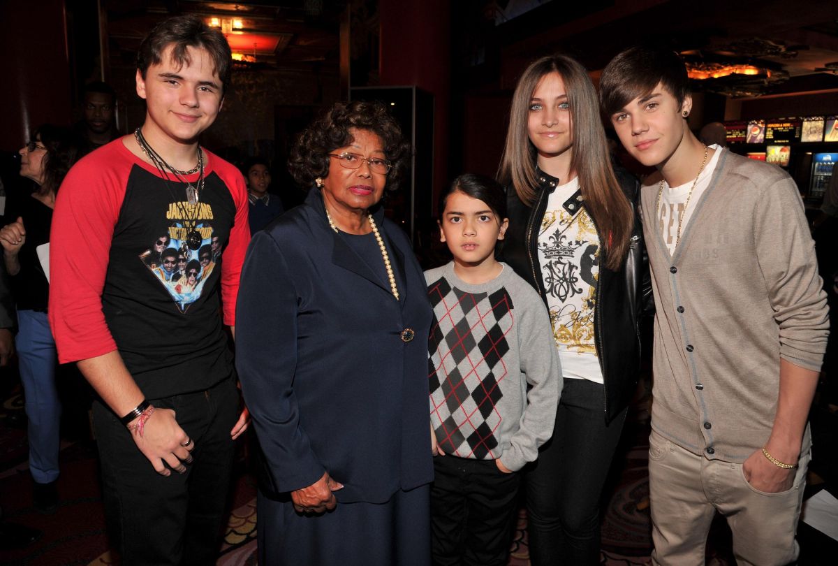 Michael Jackson Immortalized At Grauman's Chinese Theatre - Inside