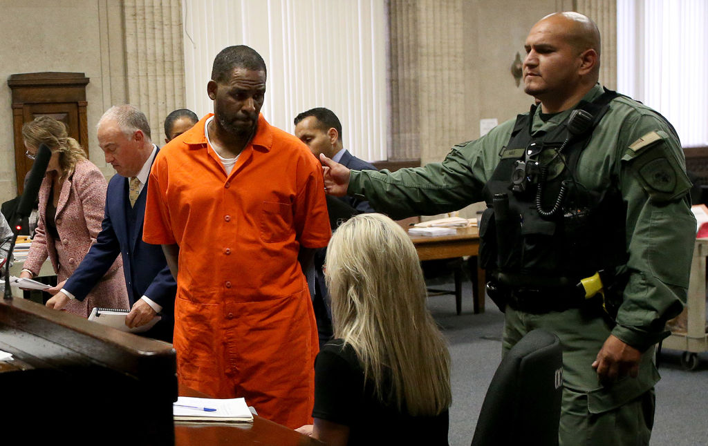 Judge won't increase bond for R. Kelly or give $100,000 back to woman who posted his bail