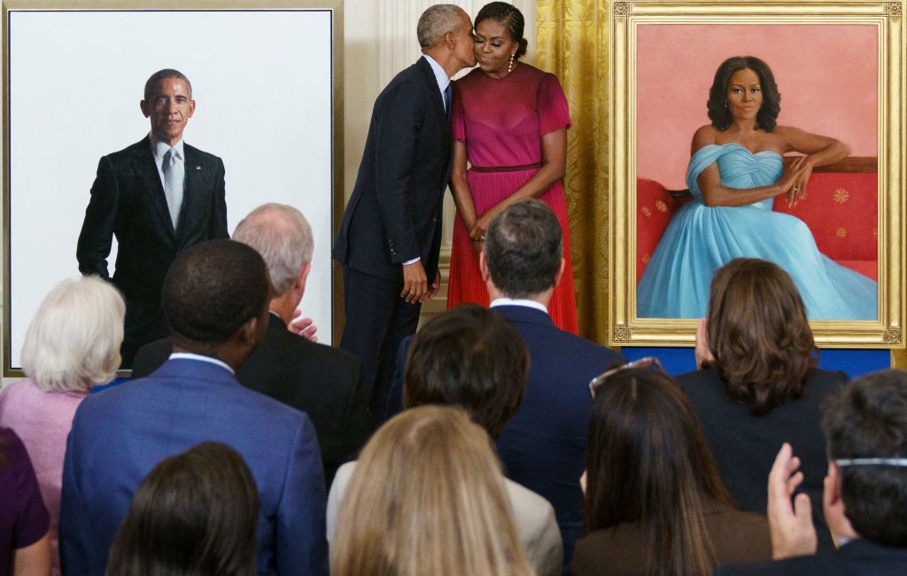 TOPSHOT-US-POLITICS-BIDEN-OBAMA