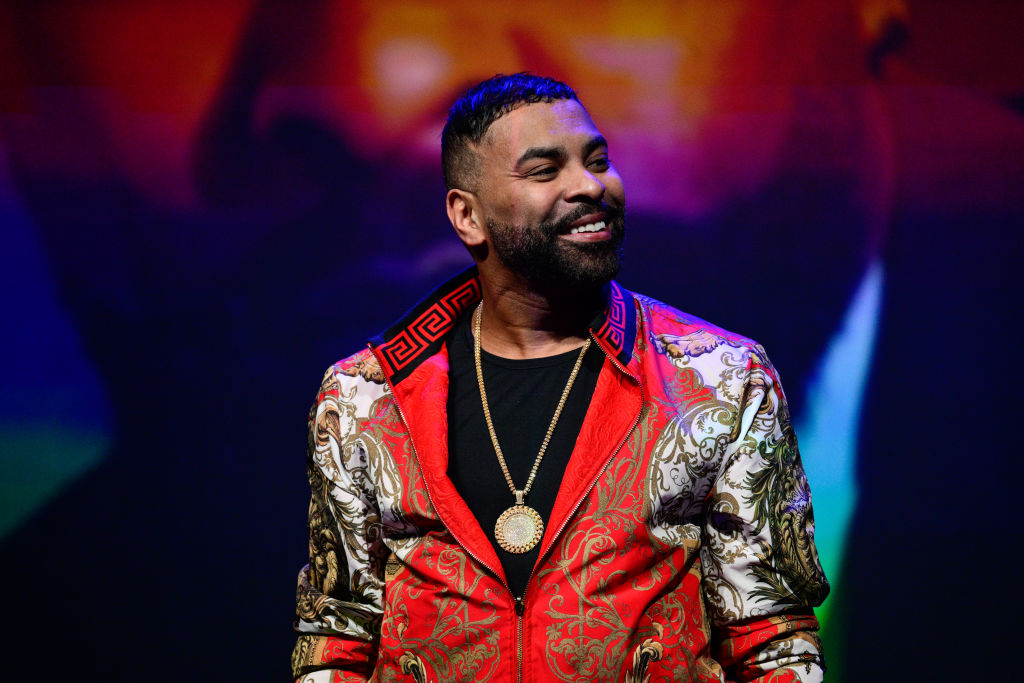 Ginuwine falls off the stage during a live concert. A fans TikTok video has gone viral showing Ginuwine falling during a live concert.