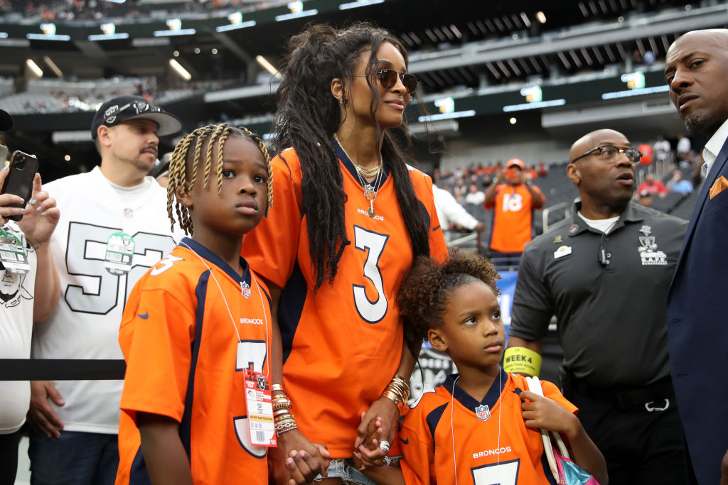Denver Broncos v Las Vegas Raiders
