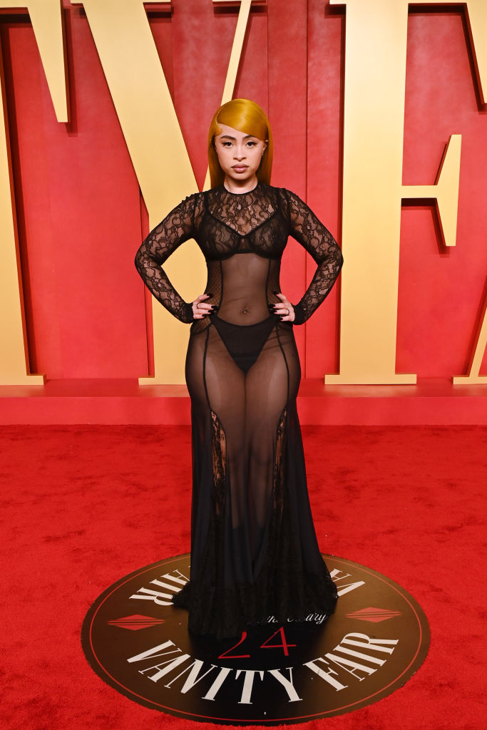 Celebs Wear Dramatic Fashions at the Vanity Fair Oscars Party