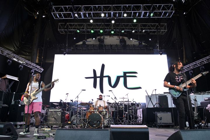 A raging set from Washington D.C.-based rock band, HUE