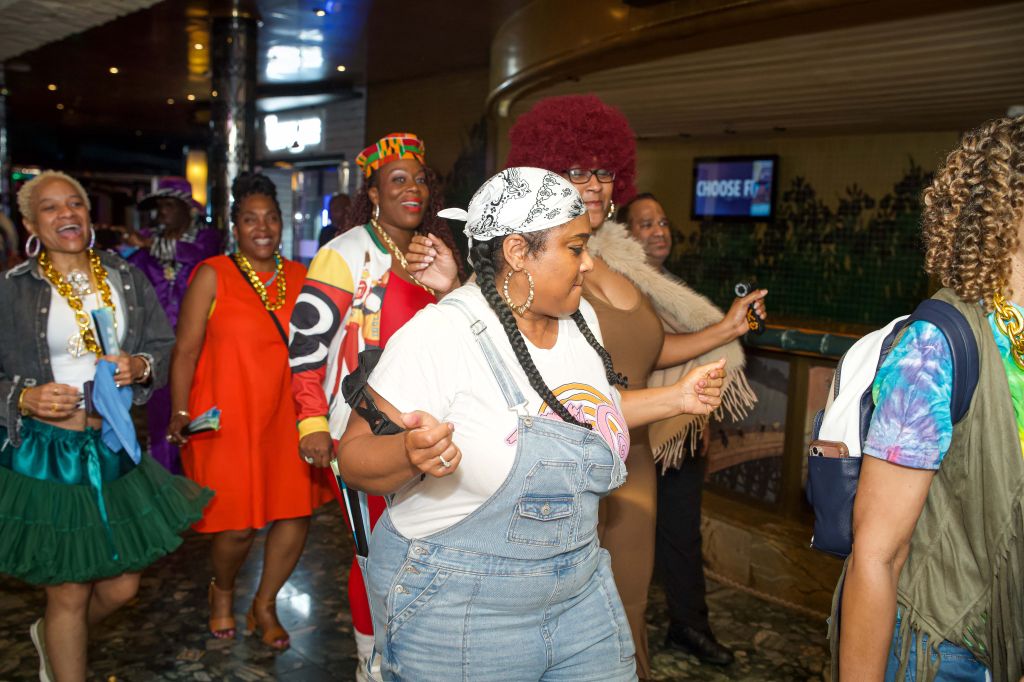 Fantastic Voyage 2025 70s vs 90 night theme night